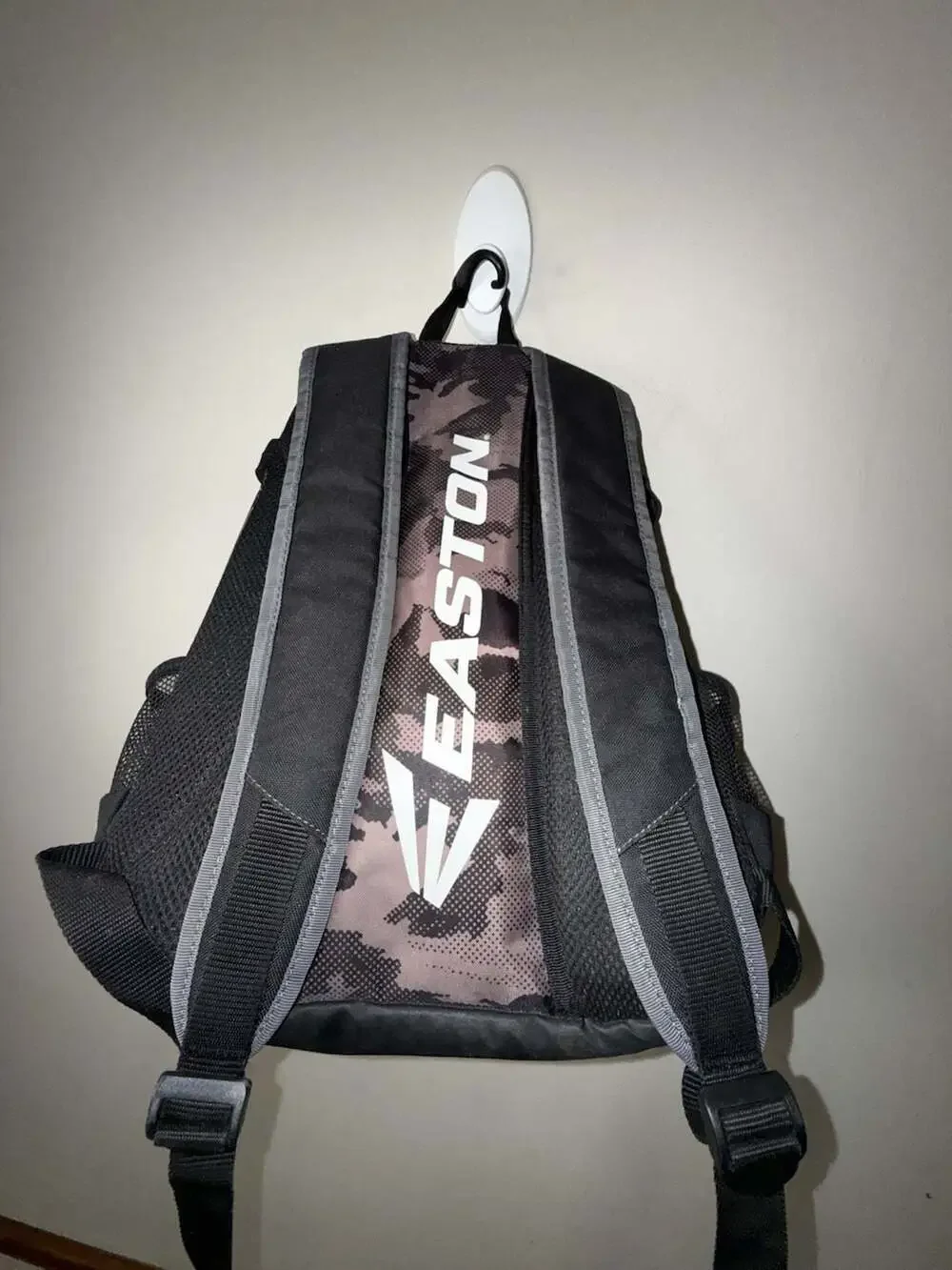 Easton E110BP Camouflage Baseball Softball Bat Pack Backpack